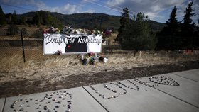 „Nejsem blázen,“ napsal mladík a zabil v Oregonu 9 lidí. Chyběla mu prý láska
