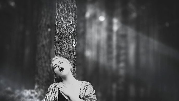 Litevský fotograf uměleckou formou zachytil okamžik ženského orgasmu.