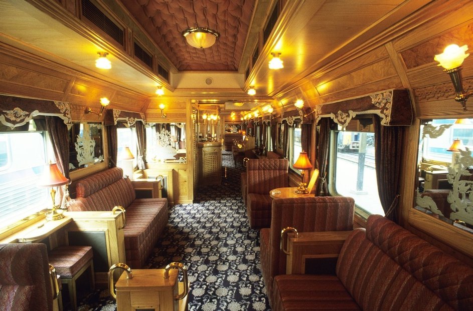 14. prosince 2009 po dlouhých 126 letech ukončil svůj provoz luxusní vlak Orient expres, který poprvé vyjel 5. června 1883 na trati z Paříže do Vídně.