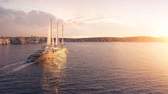 Luxusní jachta Orient Express začne brázdit vody v červnu. Jízdenky se dají koupit i v Česku Luxusní jachta Orient Express začne brázdit vody v červnu. Jízdenky se dají koupit i v Česku