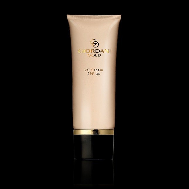 Oriflame Giordani Gold CC Cream SPF 35, 429 Kč, koupíte na www.oriflame.cz