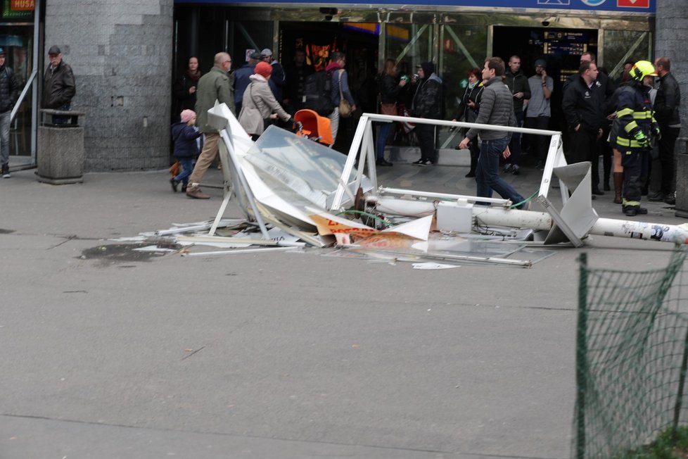 V žebříčku pojištěných následků větrných smrští se Herwart umístil na druhém místě po orkánu Kyrill z roku 2007.