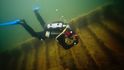 Na dně zálivu Scapa Flow se ukrývá hřbitov vraků i symbolický hřbitov námořníků