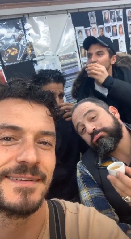 Orlando Bloom se loučí s Prahou a natáčením seriálu Carnival Row