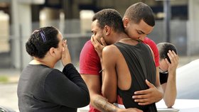 Masakr v gay klubu Pulse na Floridě. Střelec Omar Mateen v něm zabil 49 lidí a další desítky zranil!