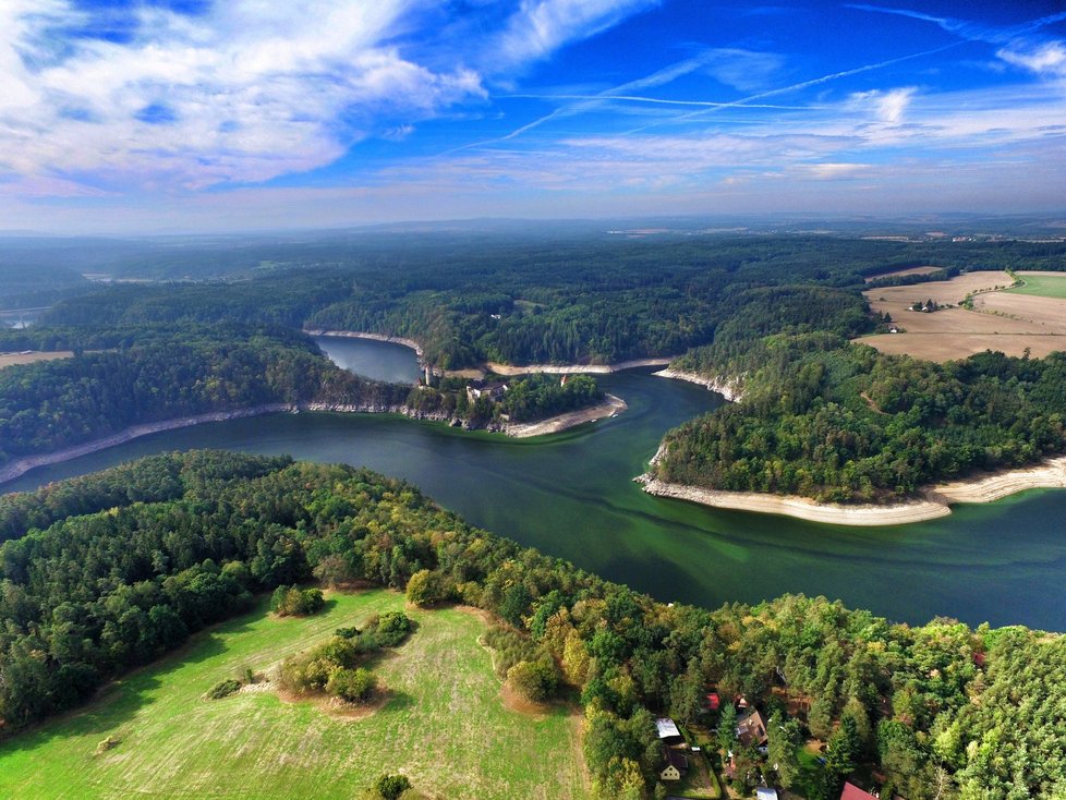 Čtyři zdymadla a 15 kilometrů upraveného koryta mělo zajistit, že lodě budou moct plout skoro 100 kilometrů z centra Českých Budějovic až k přehradě na Orlíku.