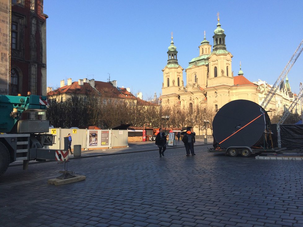 Na věž Staroměstské věže se vrátil ciferník. bude mít barokní podobu.