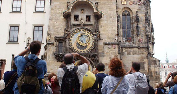 Do Prahy přijely od dubna do června více než 2 miliony turistů. Tráví tu delší dobu