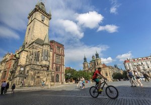 Věž Staroměstské radnice se od května bude opravovat. Orloj čeká rekonstrukce příští rok.