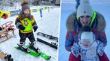 Ornella Koktová vyrazila s dětmi na hory: Ročního Svena postavila na lyže!