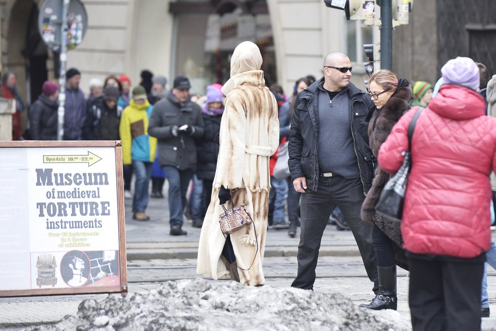 Vizážistka Ornelly Muti byla v české metropoli nepřehlédnutelná