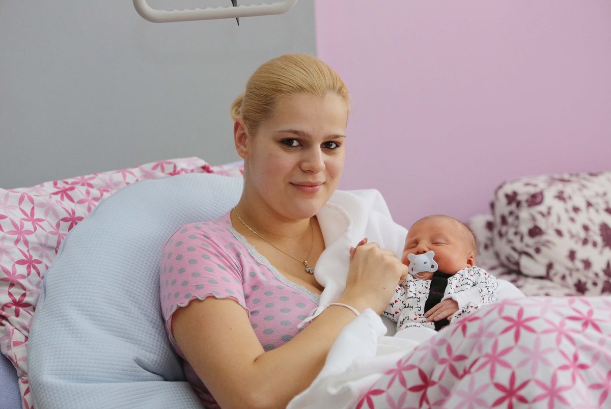 Ornella v březnu porodila syna Quentina Koktu v porodnici v Podolí