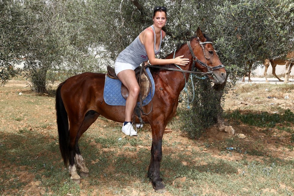 Ornella Štiková a Štěpánka Decastelo si v Tunisku pořádně užívaly.