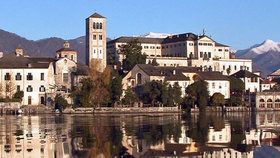 Orta San Giulio na záběrech z dronu.