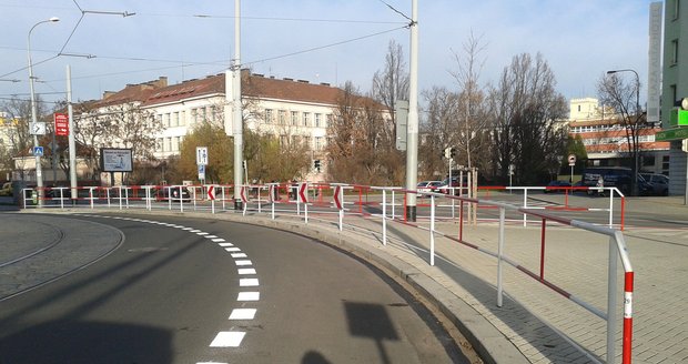 Škola, jejímž ředitelem by se měl stát Petr Gazdík, stojí na Ortenově náměstí v Holešovicích. (ilustrační foto)