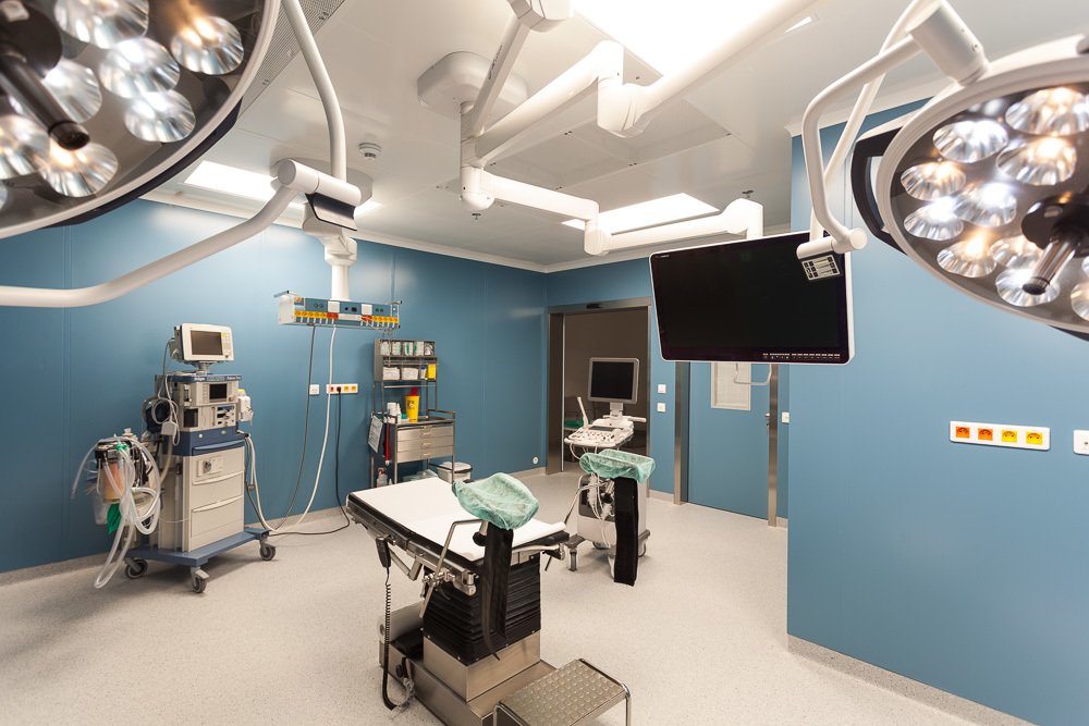Nová nemocnice umožnila vybudování špičkového zázemí pro lékaře, kteří mají k dispozici nejmodernější technologie.