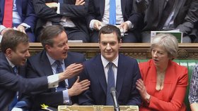 George Osborne poté, co předal svůj rozpočet Dolní sněmovně Spojeného království.