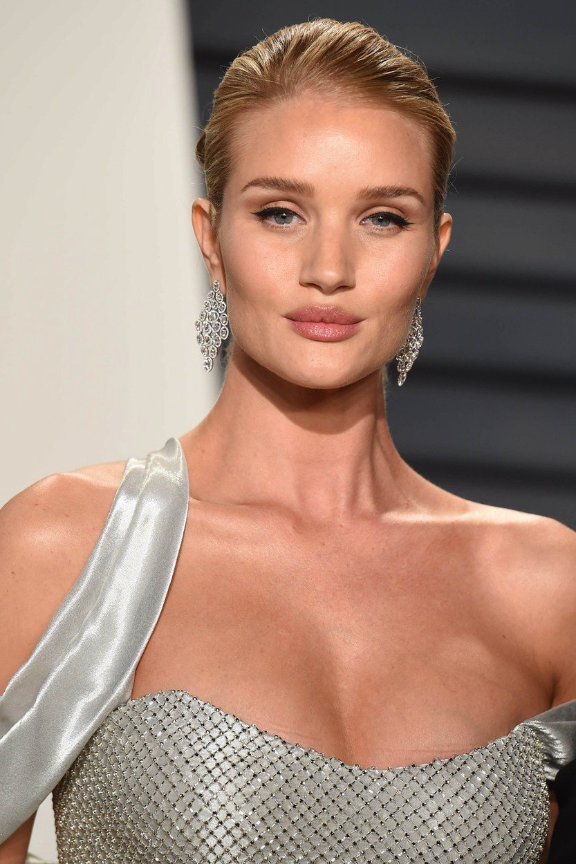 Těhotná modelka Rosie Huntington-Whitely