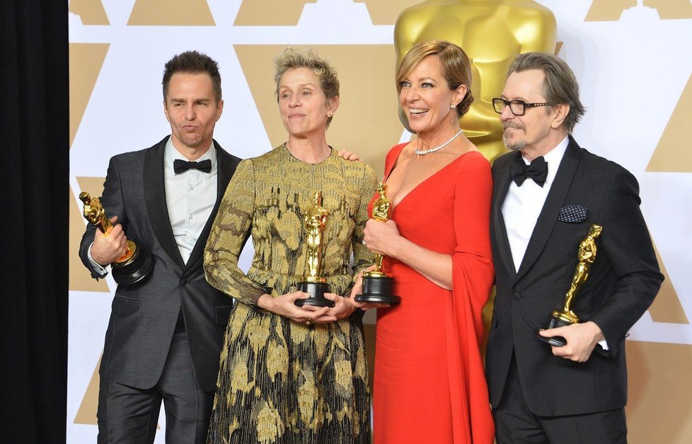 Sam Rockwell, Frances McDormand, Alison Janney a Gary Oldman se svými Oscary