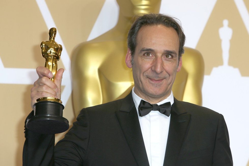 Alexandre Desplat získal Oscara za hudbu pro film Tvář vody