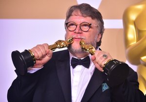 Director Guillermo del Toro se svými Oscary za režii a nejlepší film Tvář vody