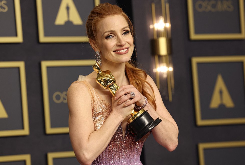 Jessica Chastain s Oscarem za nejlepší ženský herecký výkon