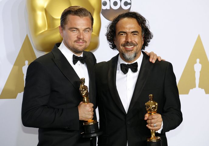 2016 - I Leonardo DiCaprio se dočkal. Cenu získal za film The Revenant. Možná to nebyl jeho nejlepší výkon kariéry, ale sošku už si zkrátka zasloužil. Oscarová historie k jeho kolegům mnohdy tak štědrá nebyla.