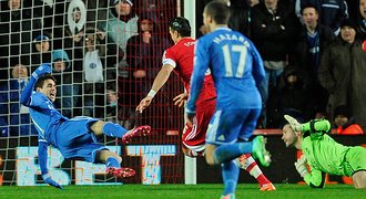 Oscar přiznal simulování. Mourinho: Jsem rád, že tě potrestali!