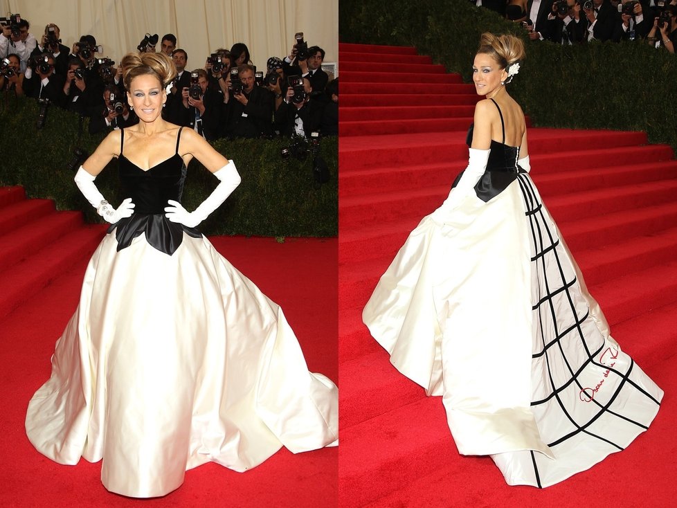 Sarah Jessica Parker v šatech od Oscar De la Renta.