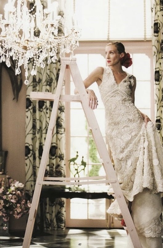 Sarah Jessica Parker jako Carrie ve svatebních šatech od Oscar De la Renta.