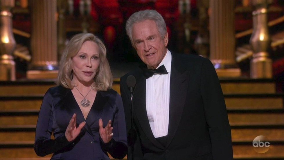 Warren Beatty a Faye Dunaway předávali Oscara nejlepšímu filmu