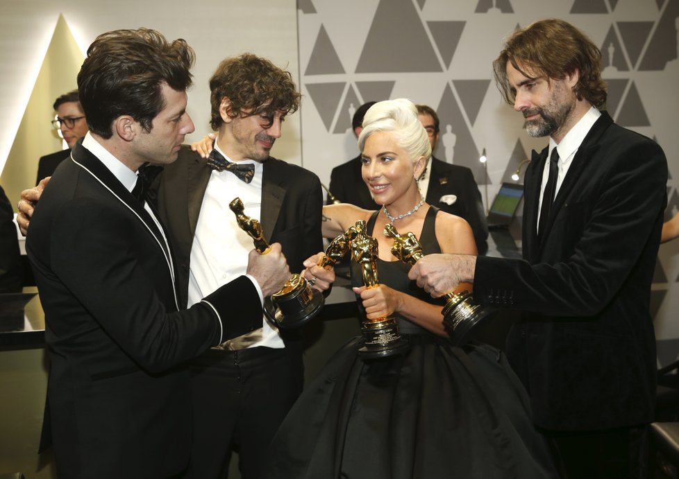 Lady Gaga na předávání Oscarů za rok 2018