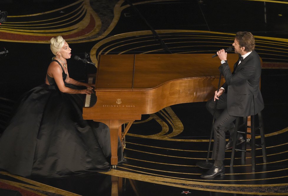 Lady Gaga na předávání Oscarů za rok 2018