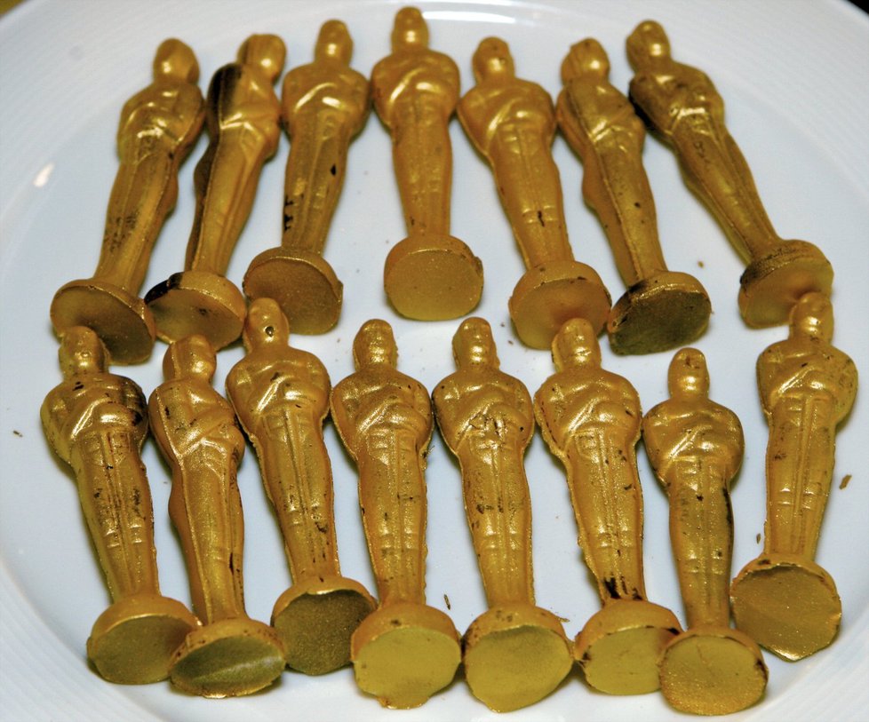 Tak o těchto čokoládových figurkách ve tvaru Oscarů, které budou během oscarového rautu nabízeny, si hollywoodské herečky mohou nechat jenom zdát...