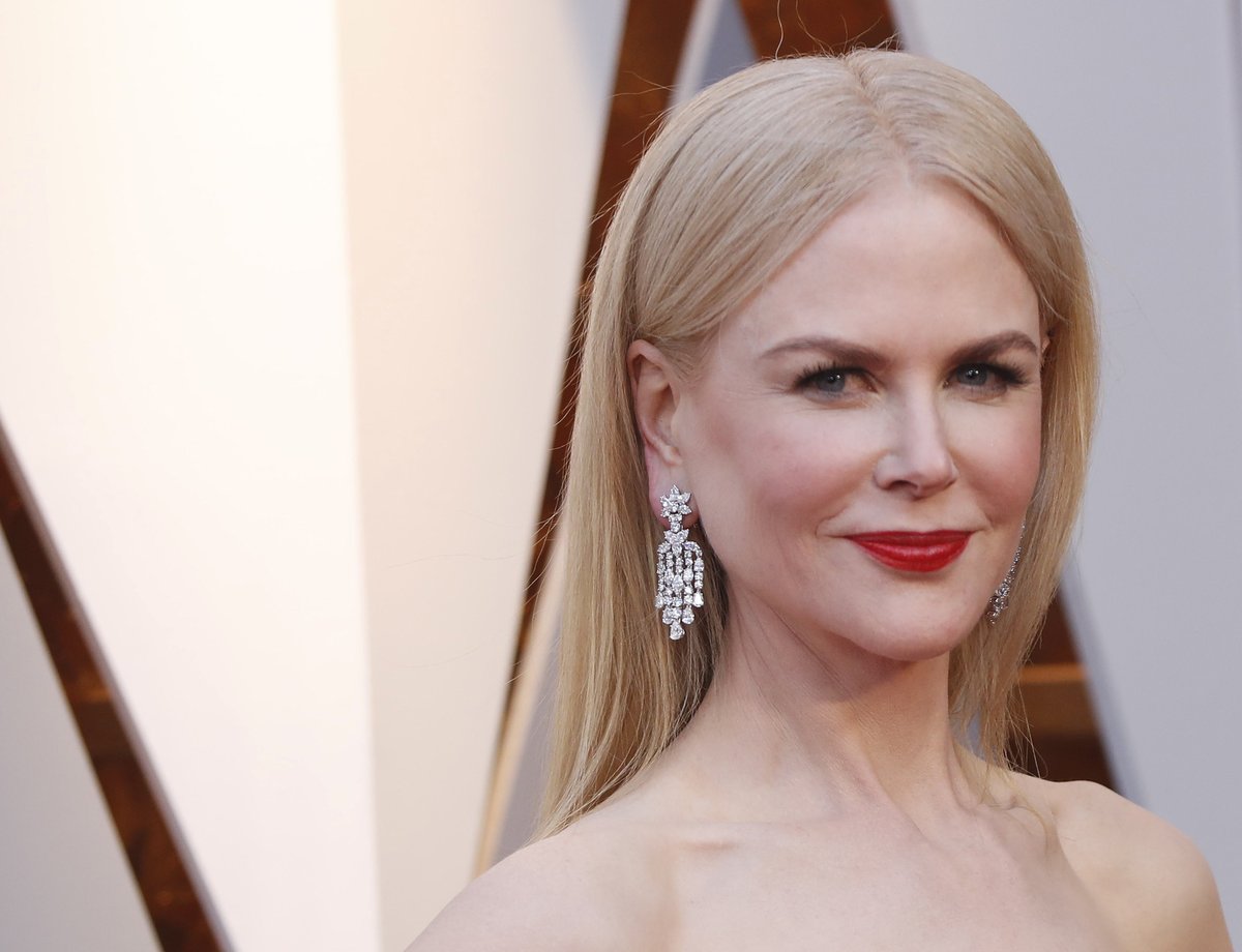 Samotné náušnice Nicole Kidman vážily 23,5 karátu.