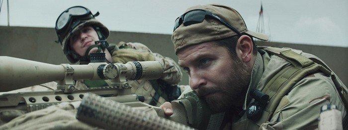 Bradley Cooper ve snímku Americký sniper