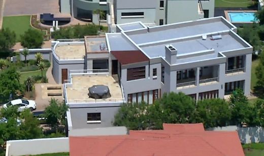 Zbytek trestu si chtěl Pistorius odpykat v luxusní vile na předměstí Pretorie ve formě domácího vězení… Zbytek trestu si chtěl Pistorius odpykat v luxusní vile na předměstí Pretorie ve formě domácího vězení…