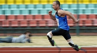 Beznohý sprinter Pistorius věří, že na Hry pojede se štafetou