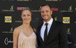 Reeva Steenkamp (†29) a Oscar Pistorius (26) vystupovali na veřejnosti jako zamilovaný pár