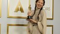 Chloé Zhaoová - nejlepší režisérka a producentka nejlepšího filmu Země nomádů