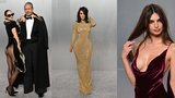 Sexy párty po udílení Oscarů: Kardashianová změnila barvu očí a dmoucí ňadra Ratajkowské