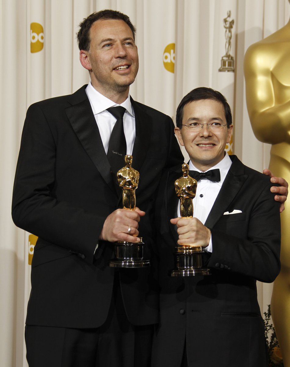 Shaun Tan (vpravo) a Andrew Ruhemann získali Oscarea za nejlepší krátký animovaný film &#34;The Lost Thing &#34; 