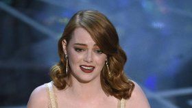 Oscar 2017: Narážky na Trumpa i Ivanku, roztančený sál a dojatá Emma Stone