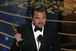 Leonardo DiCaprio se svým prvním Oscarem