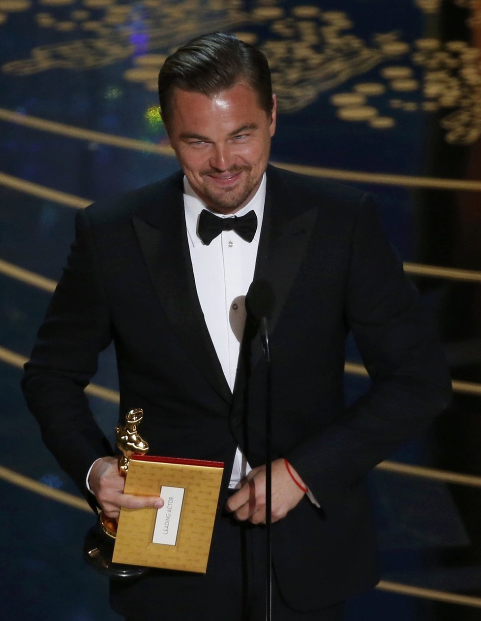Leonardo DiCaprio konečně získal Oscara.