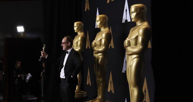 Předávání Oscarů a politické narážky: Tématem byl Trump i migrace
