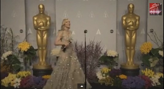 Oscarová herečka Cate Blanchett se na tiskové konferenci skutečně &#34;blýskla&#34;. Před novináři mluvila sprostě.