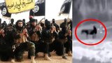 Internetový hit: Islamista z ISIS má sex s oslicí!