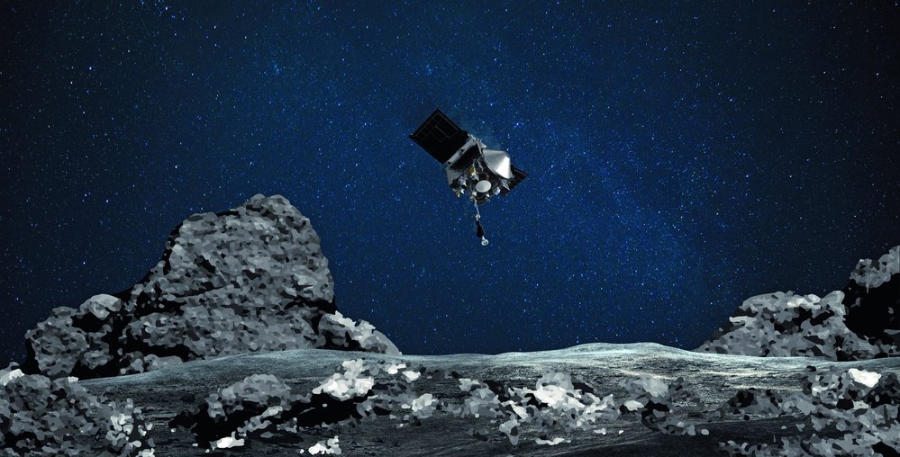 Sonda OSIRIS-REx nad povrchem planetky Bennu