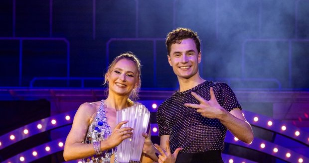 Oskar Hes y Kateřina Bartuněk Hrstková Oskar Hes y Kateřina Bartuněk Hrstková